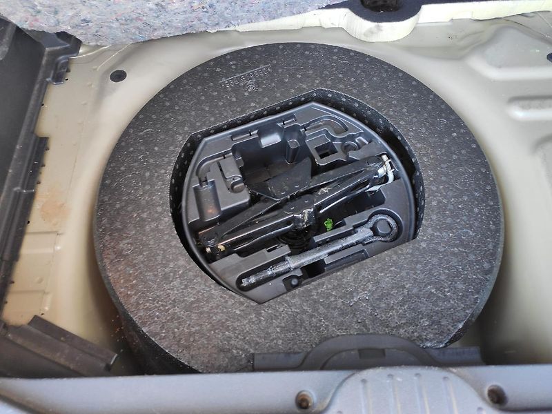 Citroën C3 Picasso (2016) 1.4i 95k MAN5 první majitel - fotka 23 z 24