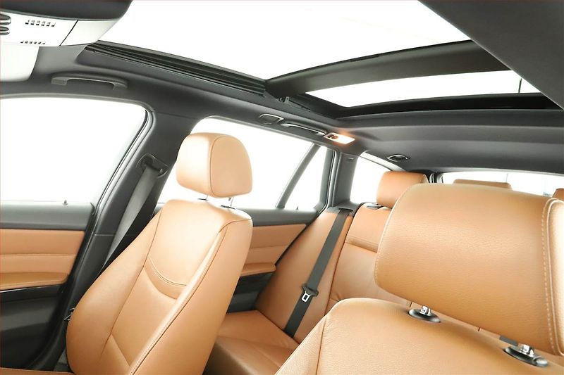 BMW Řada 3 (2011) 320 d xDrive, 4X4, Automat - fotka 15 z 17