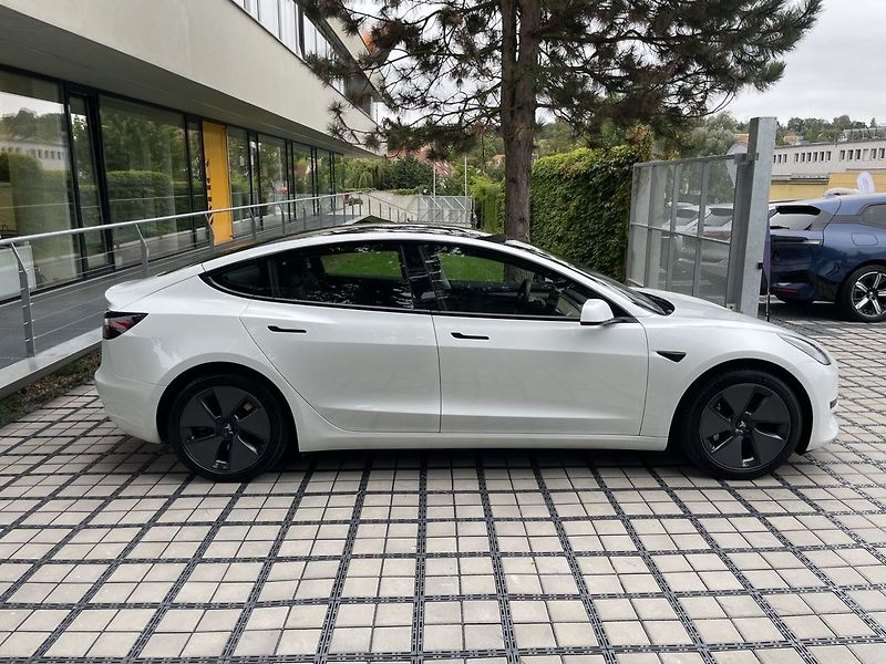 Tesla Model 3 Standart Range Plus LFP - fotka 39 z 40