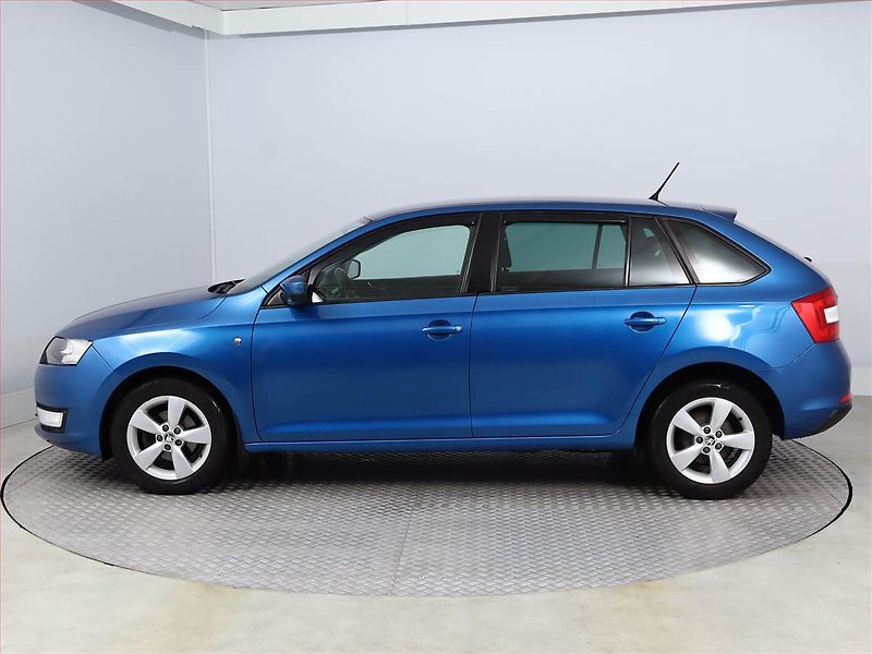 Škoda Rapid (2015) Spaceback 1.2 TSI, ČR,1.maj - fotka 3 z 13