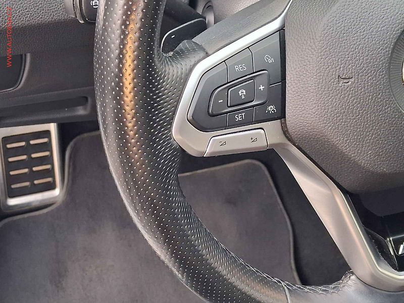Volkswagen Passat (2020) 2.0TDi, ČR, DSG, LED, kamera - fotka 14 z 19