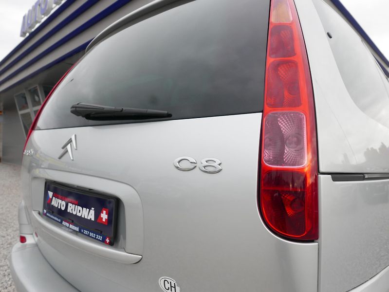 Citroën C8 2,2 HDi 94kW REZERVACE - fotka 8 z 32