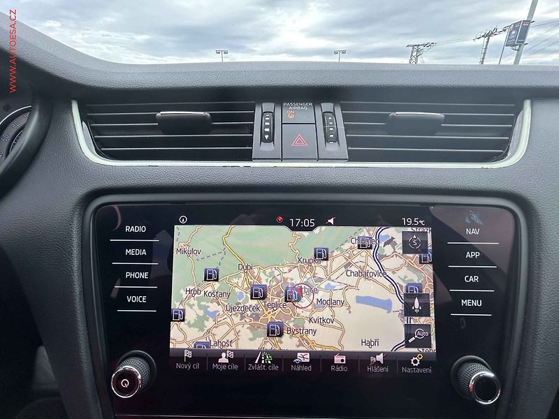 Škoda Octavia (2018) 1.8 TSi, 1.maj,ČR, Elegance - fotka 16 z 19