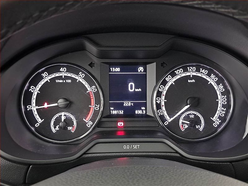 Škoda Octavia (2019) 1.5 TSI, ČR,1.maj, Tempomat - fotka 11 z 17