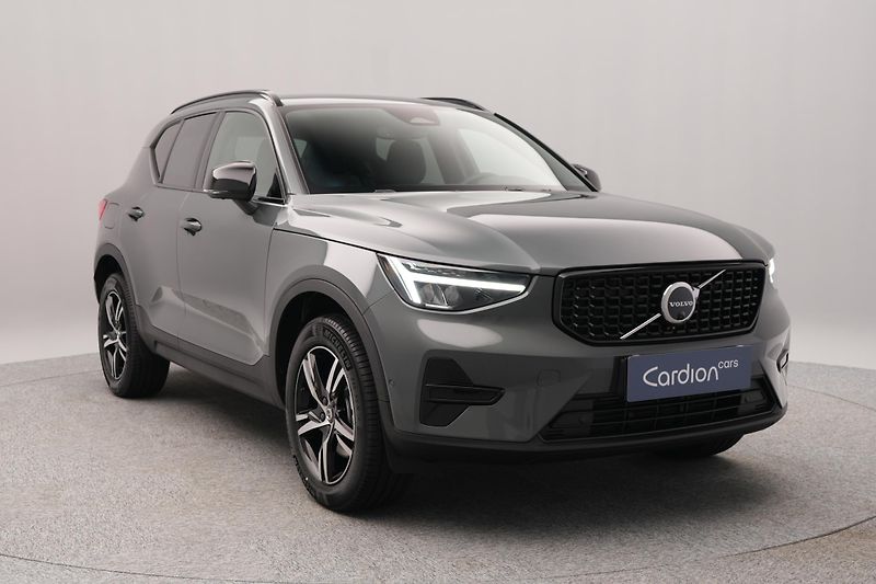 Volvo XC40 (2026) B3 AUT DARK PLUS - fotka 14 z 23