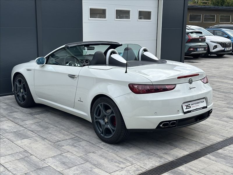 Alfa Romeo Spider 2,2 JTS 185PS  Exclusive - fotka 10 z 48