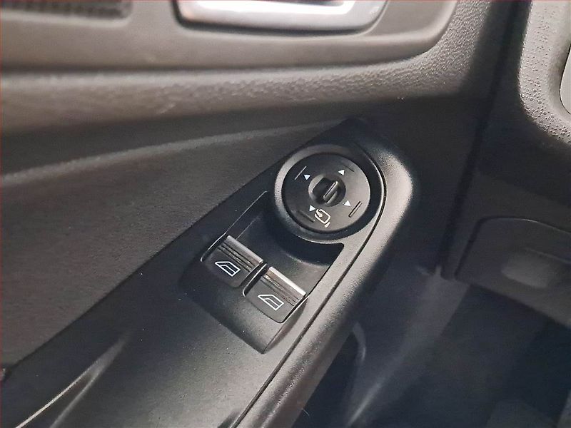 Ford Fiesta (2015) 1.0 i, Park. senzory - fotka 16 z 17