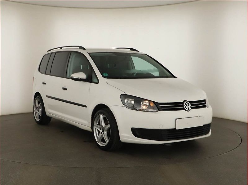 Volkswagen Touran (2012) 1.6 TDI, 7 míst, Park. senzory - fotka 1 z 13