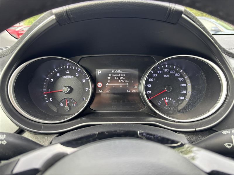 Kia Ceed 1,5 TGDi AT TOP ZÁRUKA ADAPTIV - fotka 45 z 45