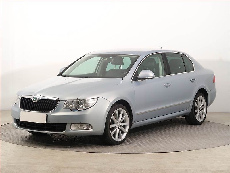 Škoda Superb (2012) 2.0 TDI, Automat, Navi, Xenony - fotka 2 z 15