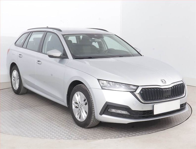 Škoda Octavia (2023) Ambition 2.0 TDI, ČR,1.maj - fotografie inzerátu
