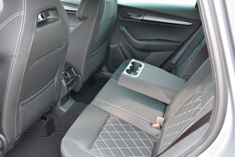 Škoda Karoq (2026) SportLine 1,5 TSI 110 kW 7 AP - fotka 16 z 22