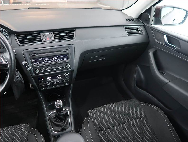 Škoda Rapid (2013) 1.2 TSI, Vyhř. sedaček - fotka 8 z 18