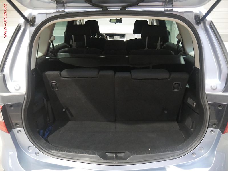 Mazda 5 (2011) 1.6 D, 1.maj,ČR - fotka 8 z 19