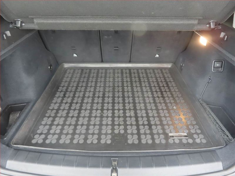BMW X1 (2016) sDrive18d, Automat, Bi-Xenony - fotka 14 z 20