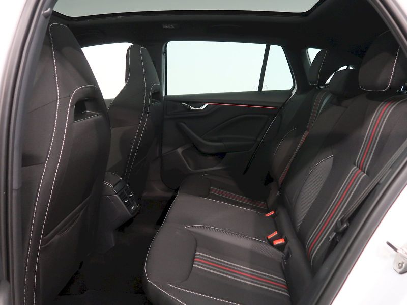 Škoda Scala (2025) MONTE CARLO 1.0TSI 85KW DSG - fotka 16 z 39