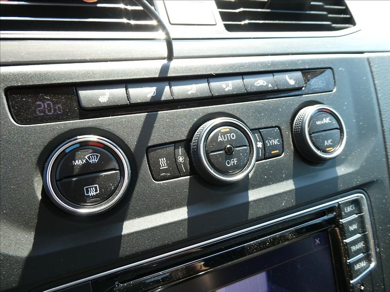 Volkswagen Caddy 1,4 TSi 92kW webasto, serviska - fotka 33 z 44