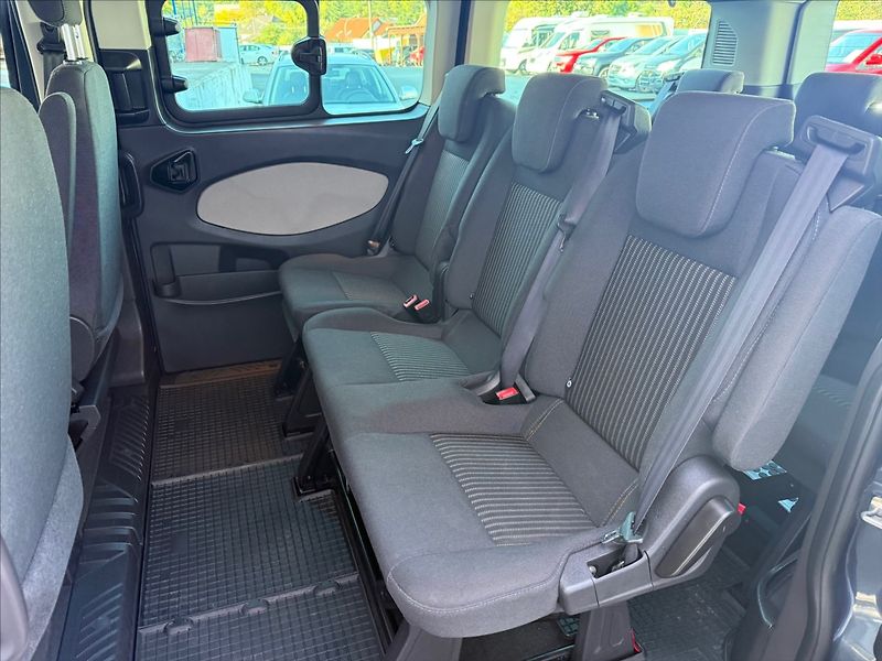 Ford Tourneo Custom 2,2 Trend,92kW,nové pneu - fotka 21 z 30