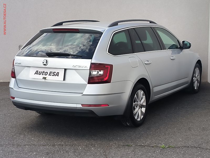 Škoda Octavia (2018) 1.6 TDi, 2.maj,ČR, Style - fotka 4 z 22
