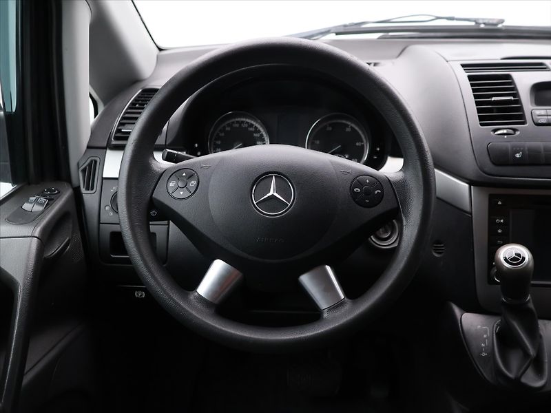 Mercedes-Benz Vito 3,0 165 kW, 6 míst, Automat - fotka 13 z 25