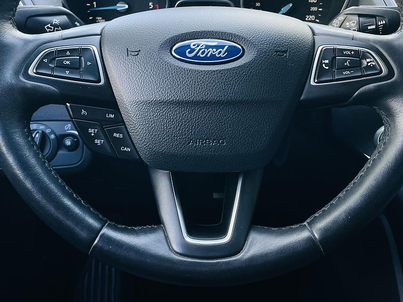 Ford Grand C-MAX 2.0TDCi MAN TAŽNÉ 1MAJITEL - fotka 36 z 50