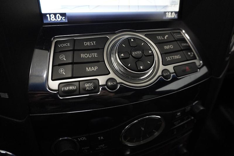 Infiniti FX50 5.0 V8 287 kW AWD AUTOMAT - fotka 21 z 24