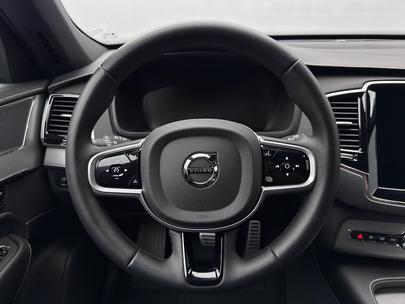 Volvo XC90 B5 AWD PLUS DARK CZ 1.maj - fotka 3 z 51