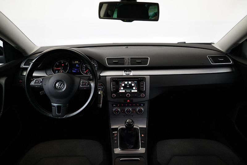 Volkswagen Passat - fotka 5 z 26