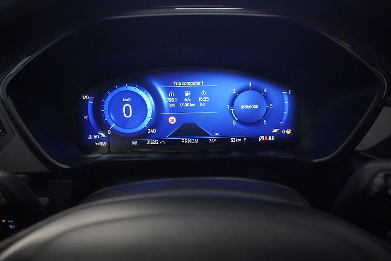 Ford Kuga 2.0 TDCi ST-LINE 4x4 AUTOMAT 8 - fotka 20 z 34