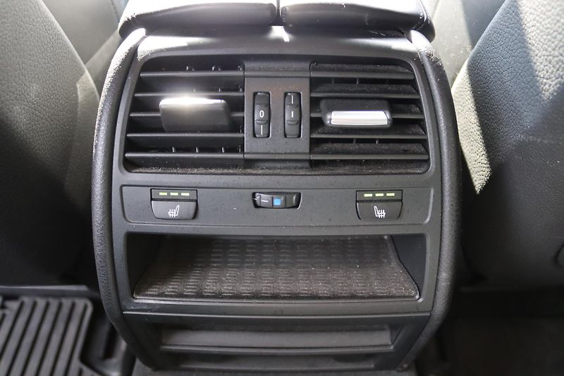 BMW Řada 7 730D XDRIVE F01 190kW - fotka 30 z 48