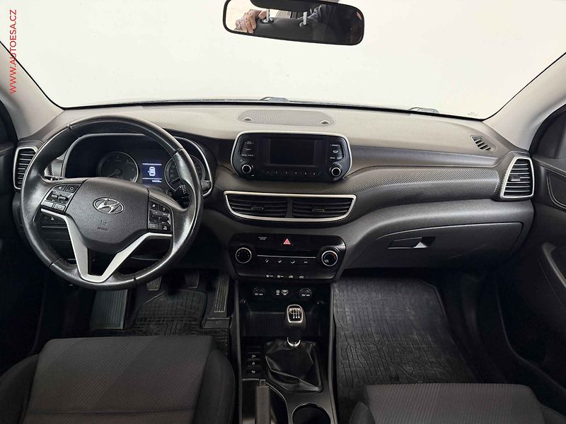 Hyundai Tucson (2019) 1.6 CRDi 4x4, 2.maj,ČR, AC - fotka 8 z 17