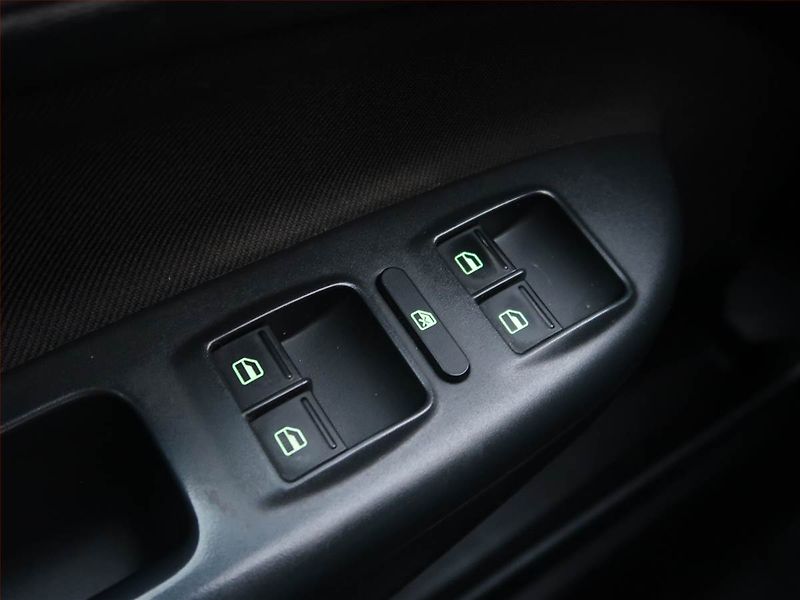 Škoda Octavia (2012) 1.6 TDI 4x4, 4X4, Serv.kniha - fotka 17 z 17