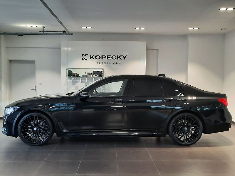 BMW Řada 7 (2018) 730d xDrive M Sport - fotka 4 z 12
