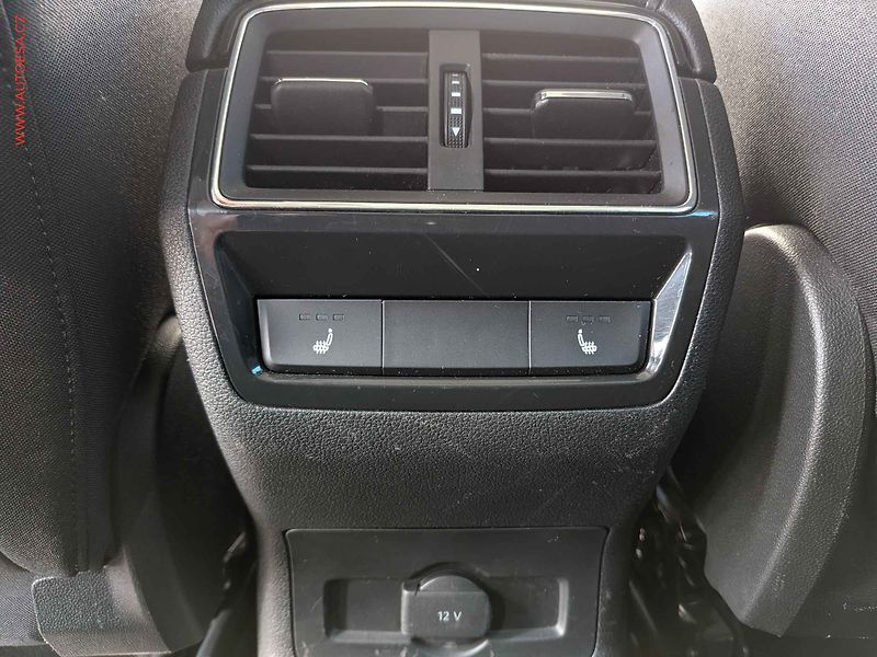 Škoda Karoq (2017) 2.0TDi 4x4, ČR, DSG, LED - fotka 19 z 20