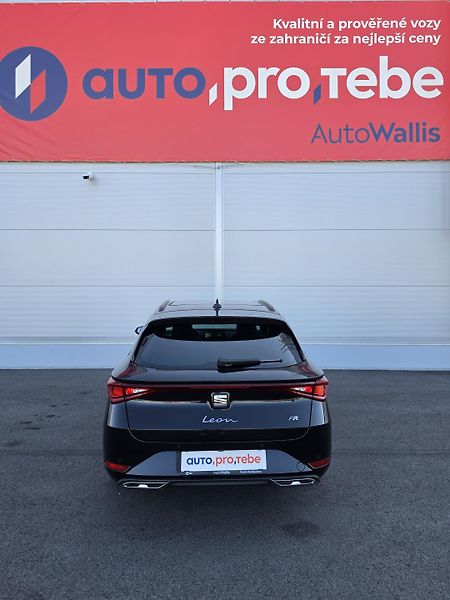 Seat Leon 2.0TDI DSG FR-Line Matrix DPH - fotka 26 z 27