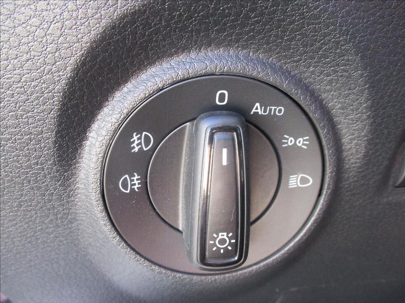 Škoda Fabia 1,0 TSI, klima,servis,1.maj,CZ - fotka 21 z 27