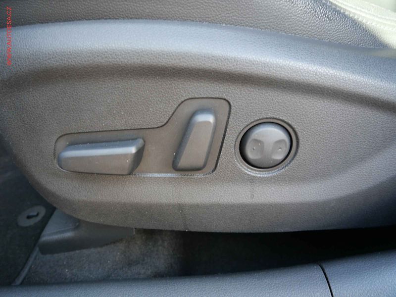 Hyundai Tucson (2015) 2.0CRDi 4x4, 1.maj,ČR, AT - fotka 18 z 30
