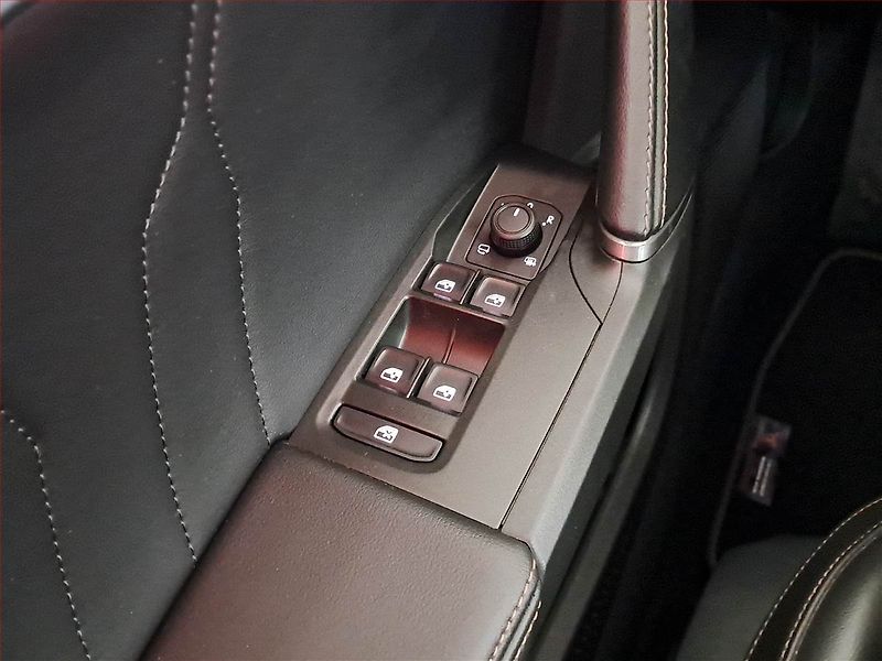 Cupra Formentor (2024) 2.0 TSI 4Drive - fotka 17 z 19