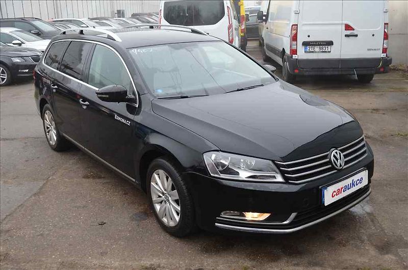 Volkswagen Passat (2014) VARIANT 1,6 TDI DSG - fotka 3 z 21