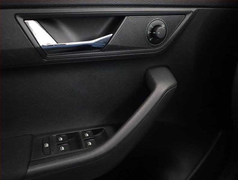 Škoda Fabia (2017) Ambition 1.2 TSI, Automat - fotka 11 z 14