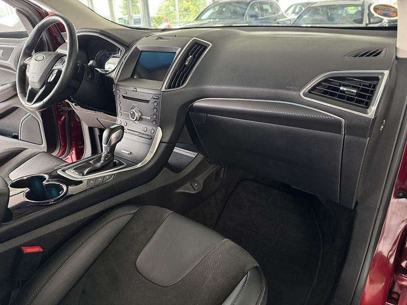 Ford Edge 2,0Bi-TDCi 4x4*REZERVACE! - fotka 13 z 43