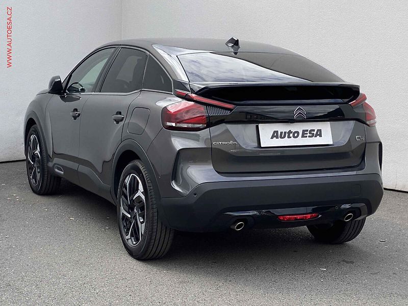 Citroën C4 (2023) 1.2PT, Shine, AT, navi - fotka 6 z 17
