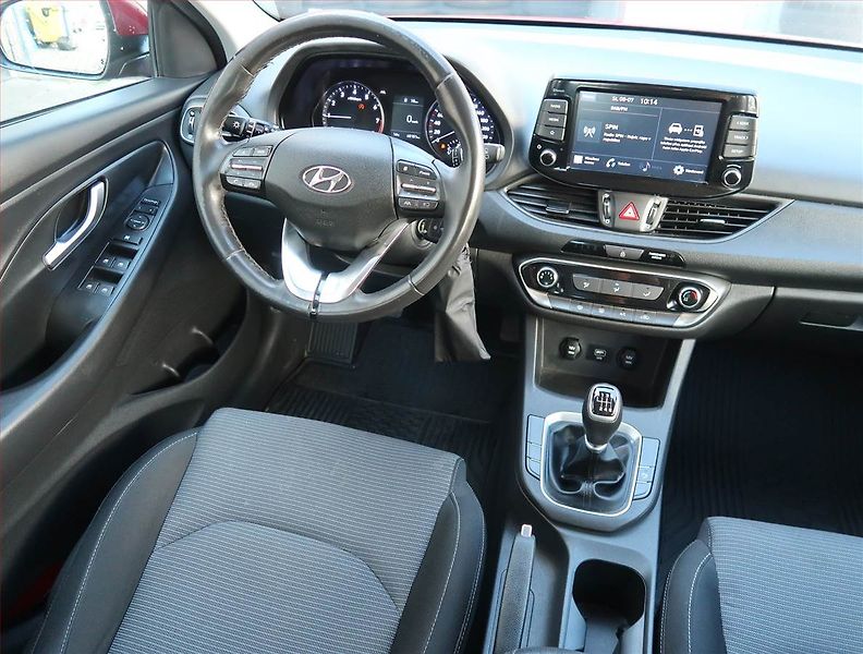 Hyundai i30 (2023) 1.0 T-GDI, ČR,1.maj - fotka 7 z 13