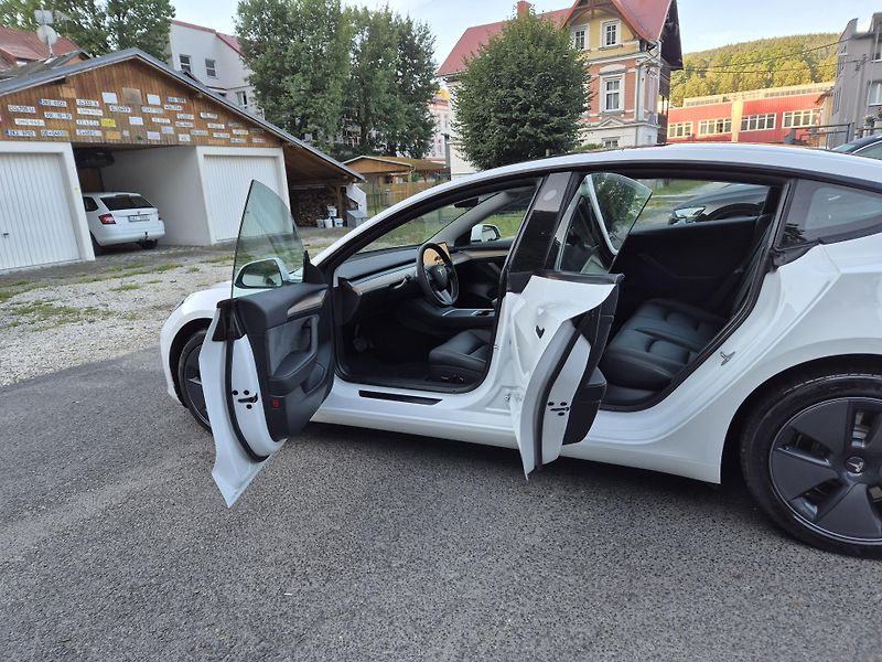 Tesla Model 3 LONG RANGE DUAL MOTOR TZ 94,2% - fotka 13 z 49