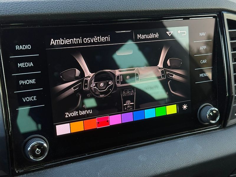 Škoda Karoq 2.0TDI 110kW DSG 4x4 Sportline - fotka 17 z 20