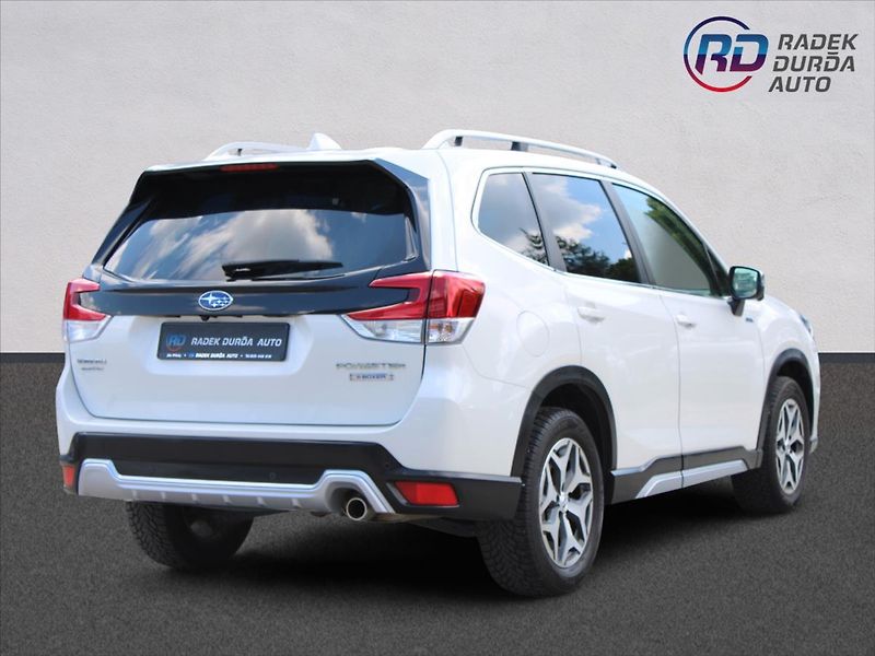 Subaru Forester 2,0 i  1.MAJ,4X4,A/T,ZÁRUKA - fotka 5 z 42