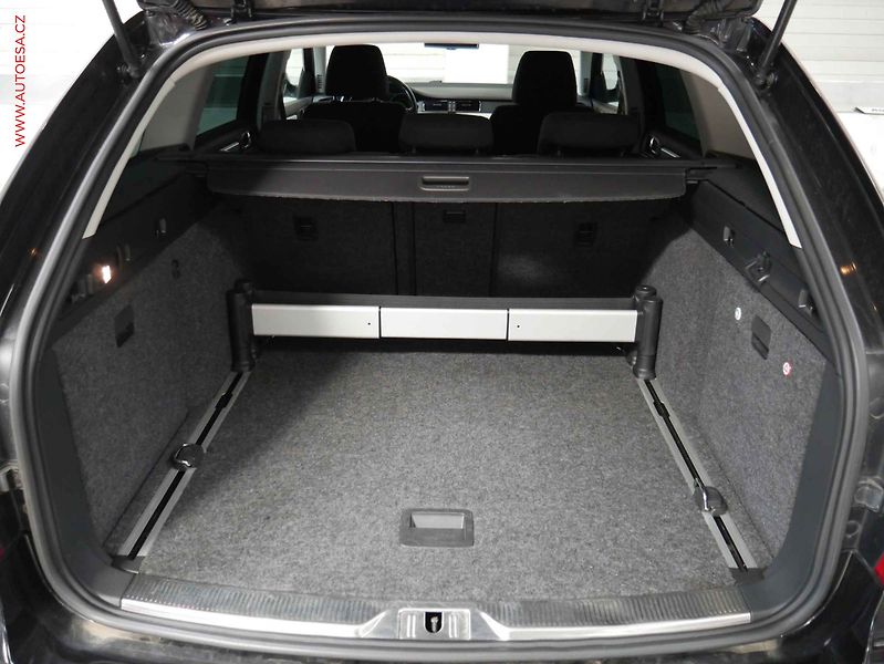 Škoda Superb (2013) 2.0 TDI, ČR, STK6/28 - fotka 7 z 26
