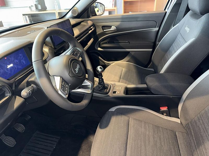 Jeep Avenger (2026) Longitude 1.2 Turbo 100 MT6 - fotka 4 z 4