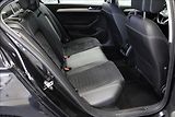 Volkswagen Passat 2,0 TDI DSG ELEGANCE 1.MAJ. CZ - náhled 11