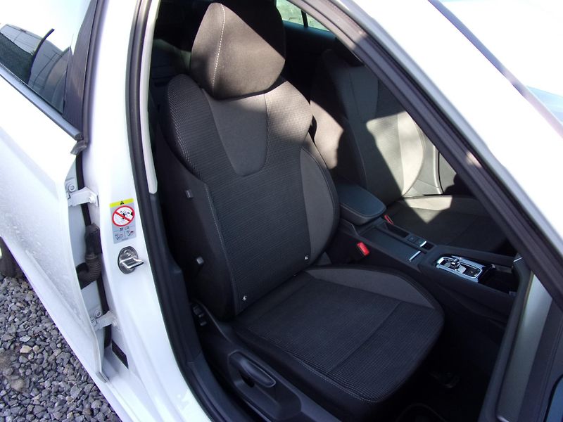 Škoda Octavia 2.0TDi DSG 142 000KM FULL VIRT - fotka 21 z 22